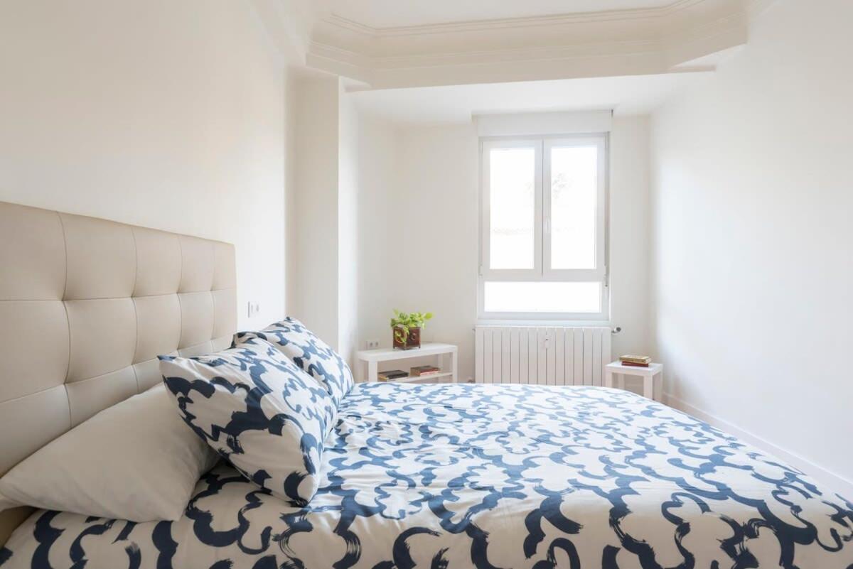 Casa Junto A La Catedral Apartment ซานตานเดร์ ภายนอก รูปภาพ