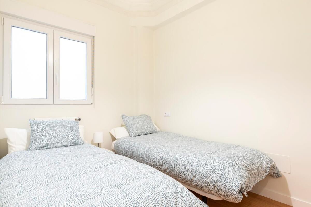 Casa Junto A La Catedral Apartment ซานตานเดร์ ภายนอก รูปภาพ